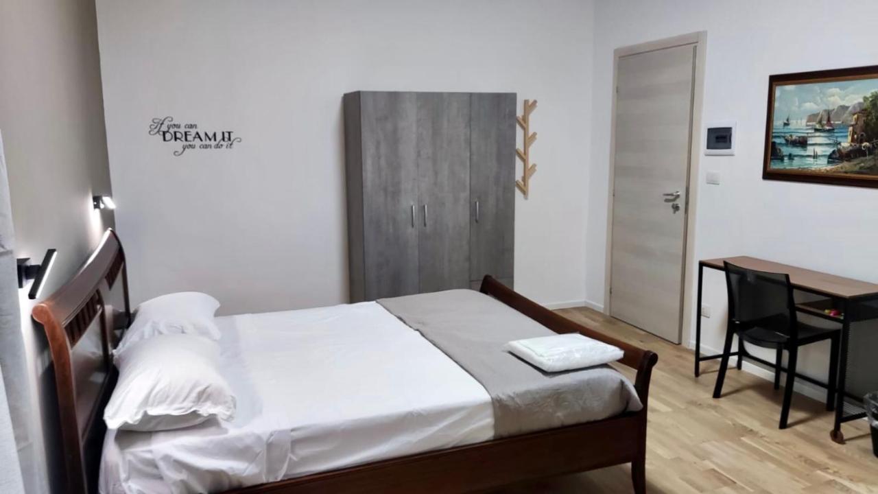 Dimora Rudiae Lecce Bed & Breakfast Exterior photo
